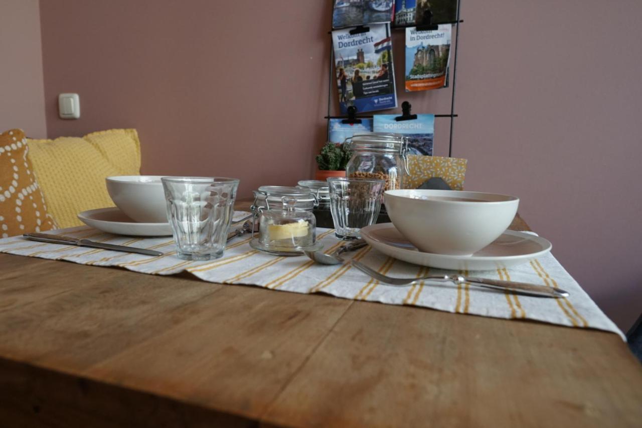 B&B De Warmoes Dordrecht Bagian luar foto
