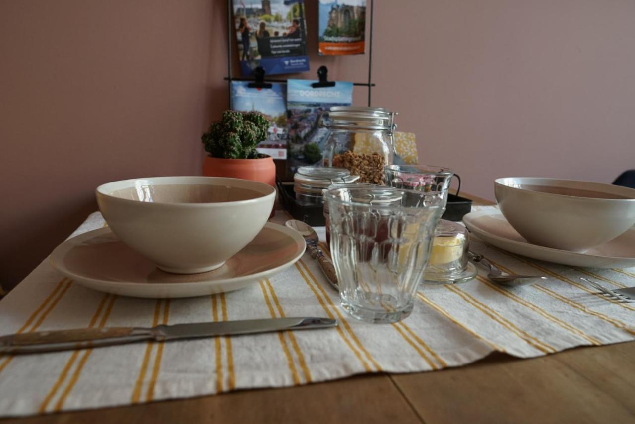 B&B De Warmoes Dordrecht Bagian luar foto